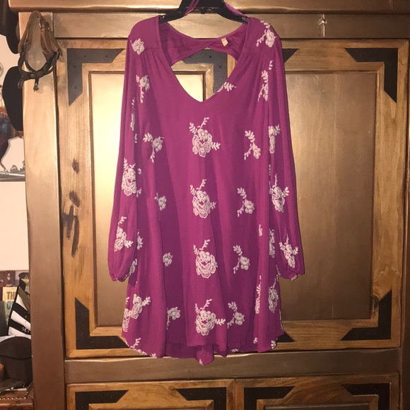 Free People Dresses & Skirts - ✨Fab~Free People Purple Flower Embroidered Dress